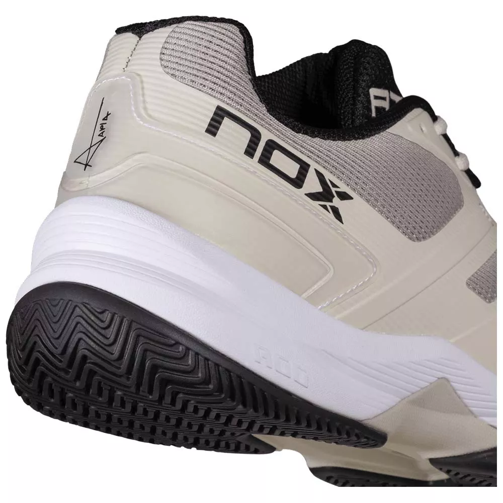 Nox AT10 Pro 2026 Padelschuhe Beige / Schwarz