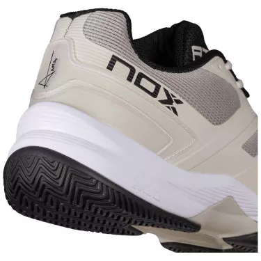 Nox AT10 Pro 2026 Padelschuhe Beige / Schwarz