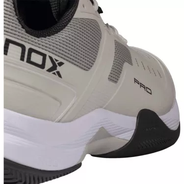 Nox AT10 Pro 2026 Padelschuhe Beige / Schwarz