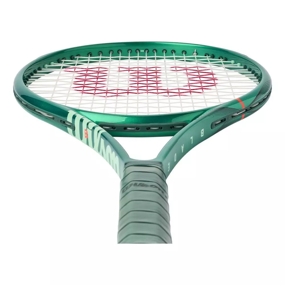 Wilson Blade 100 V10 Tennisschl&auml;ger (300 g)